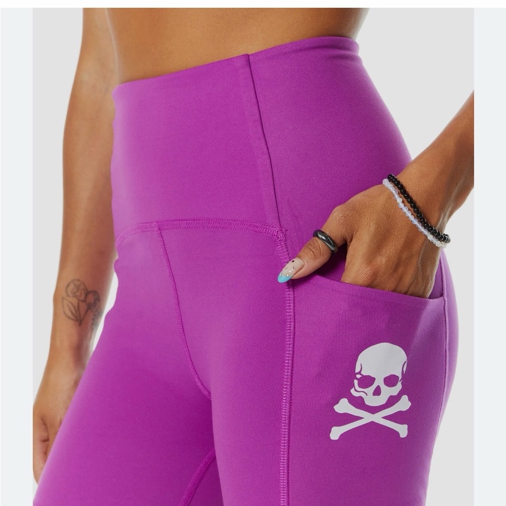 Beyond Yoga Purple Athletic Shorts@soul cycle
POWERBEYOND STRIVE SHORT MNTK